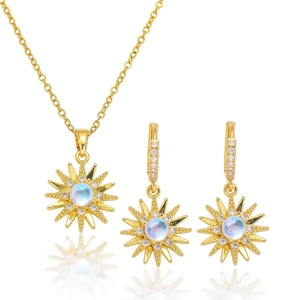 Elegantes goldenes Sonnenschmuckset mit Mondsteinanhängern und Zirkonia Akzenten