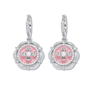 Pendentif trèfle rose de style français élégant avec perles et zircons brillants