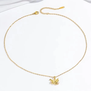 Gouden kraanvogel hanger ketting met roze edelstenen en verstelbare schakelketting
