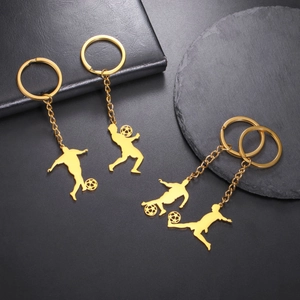 Porte-clés en Acier Inoxydable Silhouette de Joueur de Football Pendentif Action Athlète de Foot Bijoux pour Hommes Femmes Cadeau Fans de Sport