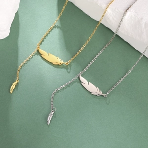 Fashionable 304 stainless steel feather pendant necklaces in gold and silver finish