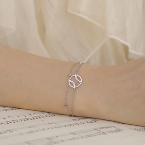Elegante dubbellaagse roestvrijstalen armband met een hol baseball-hanger ontwerp