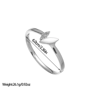 Detailed specs of stainless steel leaf bangle showing 6.0cm diameter and 26.1g weight