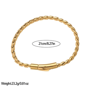 Détail du bracelet corde torsadée en acier inoxydable doré de 21 cm avec fermoir sécurisé