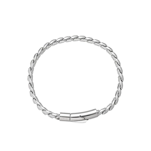 Détail du bracelet chaîne corde en acier inoxydable argenté avec fermoir cylindrique