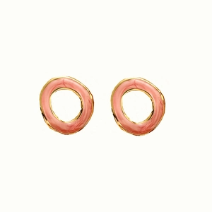 Onregelmatige gouden oorringen met roze marmeren emaille voor een luxe vintage uitstraling