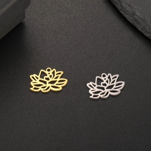 Minimale hohle Lotusblumen-Anhänger in Gold und Silber für DIY-Schmuck und Halsketten