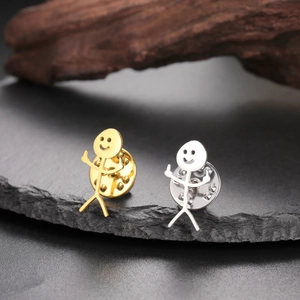 Humorous Stainless Steel Matchman Smiley Face Middle Finger Brooch Pin For Clothing Bag Backpack Funny Jewelry Gift Unisex