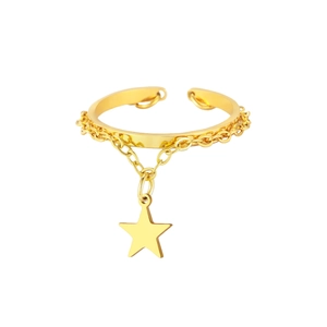 Anello aperto dorato minimalista con dettaglio catena e ciondolo a stella appeso