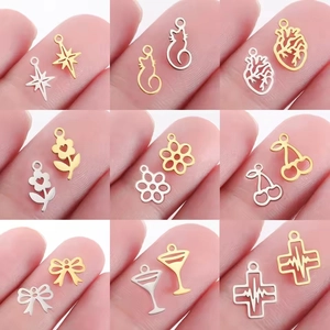 Petites Breloques en Acier Inoxydable 304 pour la Fabrication de Bijoux DIY Fleur Creuse Chat Champignon Cœur Étoile Papillon Pendentifs pour Collier Bracelet Accessoires