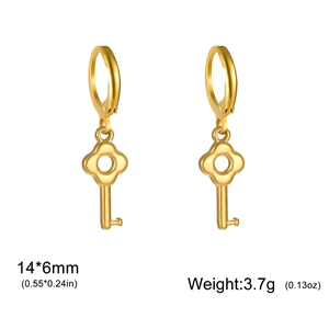 Orecchini a cerchio in acciaio dorato con ciondolo a chiave a trifoglio e misure 14x6mm 3,7g