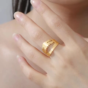 Anillo ajustable dorado con silueta de dinosaurio de acero inoxidable 304
