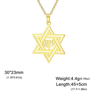 Collar de acero inoxidable dorado con estrella de David y colgante Menorah en blanco