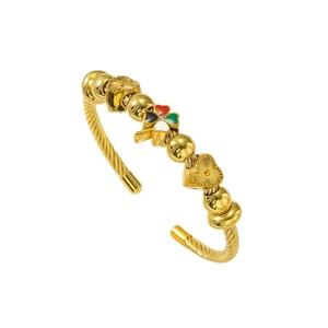 Bracelet jonc torsadé doré ouvert avec breloque cœur et pendentifs trèfle colorés