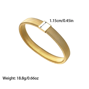 Bracciale rigido a treccia in acciaio inossidabile dorato alla moda con fibbia rettangolare