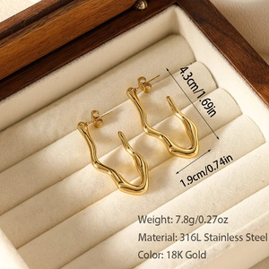 Boucles d'oreilles vagues minimalistes en or 18 carats et acier inoxydable 316L