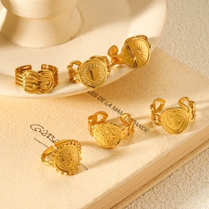 Set of 6 vintage style 18k gold plated stainless steel rings with geometric carvings
