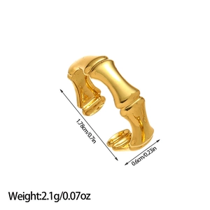 Dimensions détaillées de la bague en acier doré style bambou avec hauteur et largeur