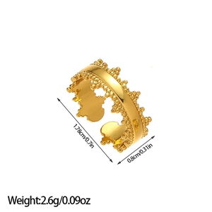 Détails d'une bague dorée en titane avec dimensions 1,78cm diamètre et 0,8cm largeur