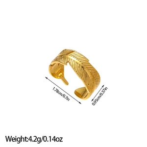 Detail showing dimensions and weight of the gold-plated hollow leaf stainless steel ring