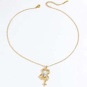 Collier doré en acier inoxydable avec pendentif cœur en cristal et étoile