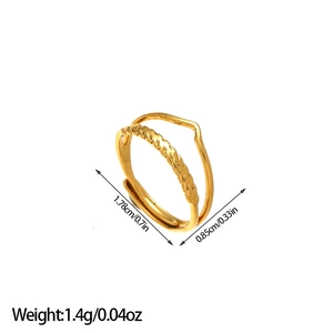 Detailed view of adjustable 18k gold plated double layer ring with rope texture details