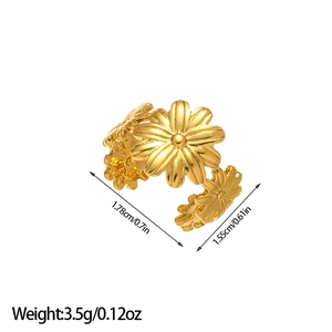 Detailed dimensions of gold daisy ring with adjustable open band and weight specs