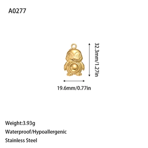 Spécifications du pendentif pingouin en acier doré avec dimensions et poids détaillés