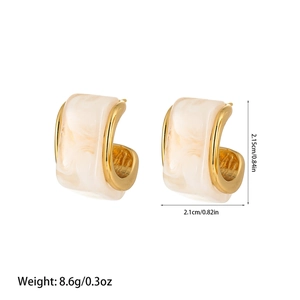 Detailed view of U-shaped marble resin earrings with gold metal frame and dimensions