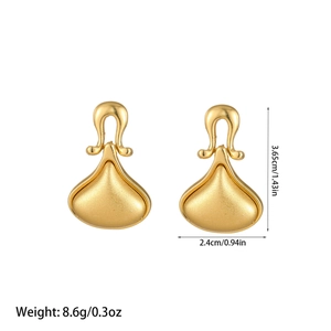 Size chart showing dimensions for the U-shaped golden teardrop dangle earrings