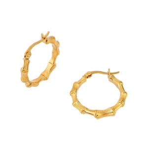 Pendientes de aro en forma de C de acero inoxidable chapado en oro de 18K con textura de bambú