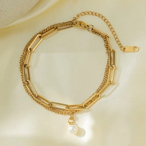 Bracelet à chaîne multicouche en acier titane plaqué or 18K avec perle blanche