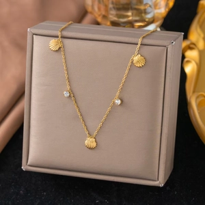 Bracciale in acciaio inossidabile placcato oro 18k stile marino con ciondoli a conchiglia