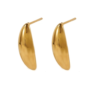 Orecchini a lobo a chicco placcati in oro 18k con design a mezza luna 3D per le donne