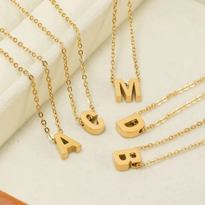 Collane con ciondolo a lettera in acciaio inossidabile 18K oro con A B C D M sul display