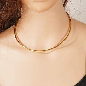 Minimalist 18K gold stainless steel torque choker collar necklace on model