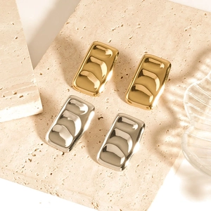 Orecchini a Bottone Rettangolari Ondulati in Acciaio Inossidabile 304 Placcati Oro 18K Gioielli in Metallo Geometrici per Donna