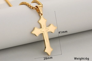 Gedetailleerd overzicht van de gouden gotische kruishanger met afmetingen van 41mm hoog en 28mm breed