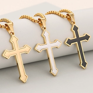 Collares de colgante cruz de flecha para hombre en acero inoxidable oro, plata y negro