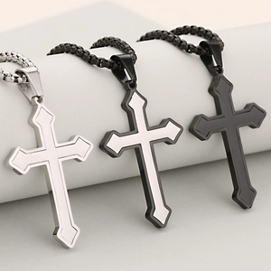 Tres collares de cruz para hombre en acero inoxidable con acabado cepillado plata y negro