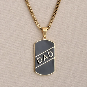 Collar de hombre con placa DAD en oro y negro y cadena de caja de acero