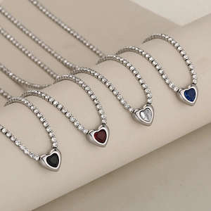 Collier rivière de luxe avec pendentif cœur en cristal en quatre couleurs vives