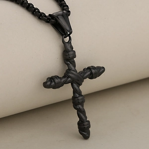 Collana con ciondolo a croce in acciaio inossidabile nero opaco con catena a scatola