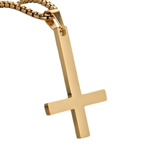 Gepolijste gouden roestvrijstalen omgekeerd kruis hanger met een box-ketting