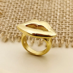 Fashion Artistic Lip Shape Stainless Steel Ring Gold Plated Exaggerated Personality Trendy Hollow Mouth Ring For Women Men