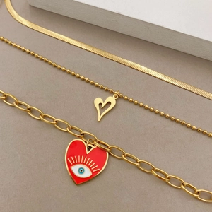 Collier doré à trois couches avec chaîne serpent, perles et pendentif cœur œil protecteur