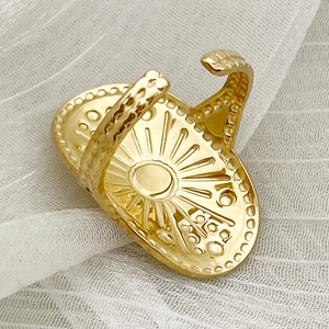 Vintage gouden zonnebloem ring met zonnestraal reliëf en verstelbare band