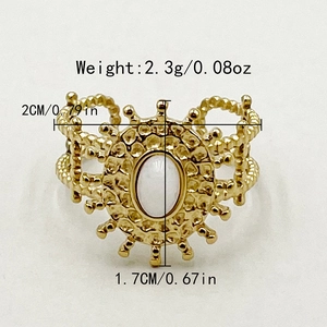 Détail d'une bague tournesol vintage avec dimensions 2cm de large et poids 2,3g