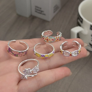 Set mit 5 verstellbaren Emaille-Blumenringen mit Vintage-Mustern für Damen