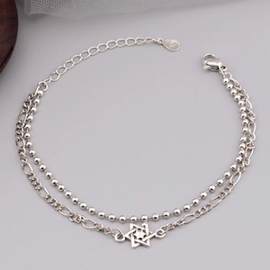 Detail of silver S925 double-layered bracelet with hexagram star pendant and ball chain